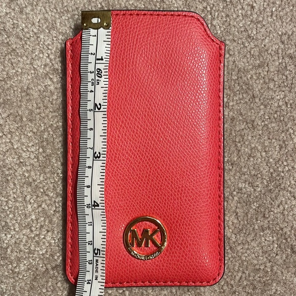 Michael Kors coral phone sleeve - Picture 3 of 4